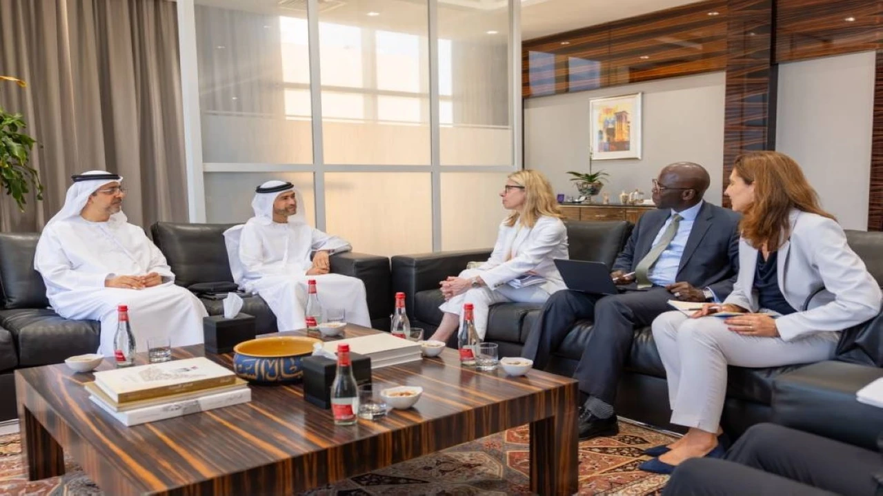 الإمارات تبحث مع البنك الدولي سبل تعزيز الشراكة والمبادرات المستقبلية